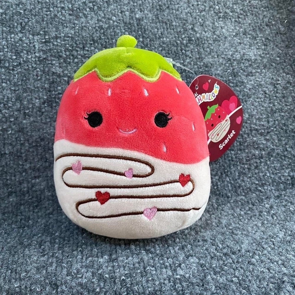 SQUISHMALLOW 5" SCARLET WHITE CHOCOLATE STRAWBERRY PLUSH STUFFED TOY